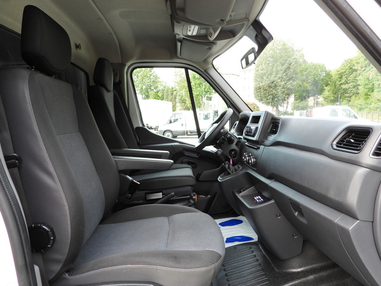 Plachtová dodávka RENAULT MASTER TARPAULIN LIFT 8 PALLETS CRUISE CONTROL LED LIGHTS AIR CONDITIONING  145HP: obrázek 36