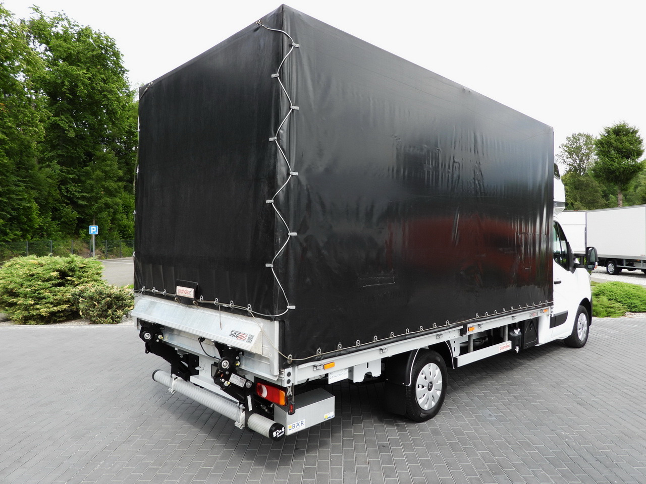 RENAULT MASTER TARPAULIN LIFT 9 PALLETS WEBASTO CRUISE CONTROL LED LIGHTS PNEUMATICS AIR CONDITIONING 165HP - Plachtová dodávka: obrázek 3 RENAULT MASTER TARPAULIN LIFT 9 PALLETS WEBASTO CRUISE CONTROL LED LIGHTS PNEUMATICS AIR CONDITIONING 165HP - Plachtová dodávka: obrázek 3