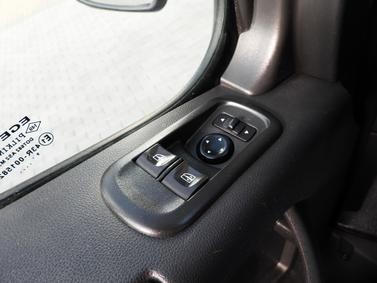 Dodávka sklápěč RENAULT MASTER TIPPER CRUISE CONTROL LED LIGHTS TWIN WHEELS AIR CONDITIONING 130HP: obrázek 32 Dodávka sklápěč RENAULT MASTER TIPPER CRUISE CONTROL LED LIGHTS TWIN WHEELS AIR CONDITIONING 130HP: obrázek 32