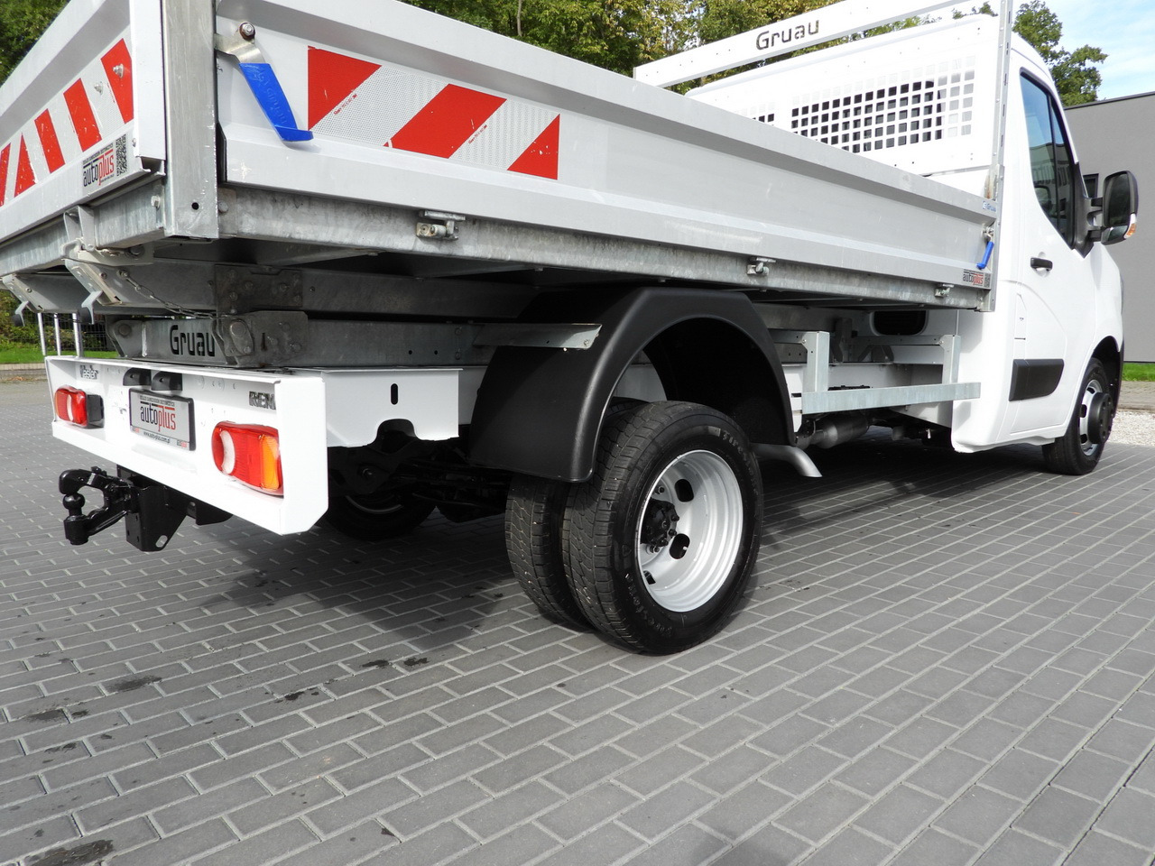 Dodávka sklápěč RENAULT MASTER TIPPER CRUISE CONTROL LED LIGHTS TWIN WHEELS AIR CONDITIONING 130HP: obrázek 16 Dodávka sklápěč RENAULT MASTER TIPPER CRUISE CONTROL LED LIGHTS TWIN WHEELS AIR CONDITIONING 130HP: obrázek 16