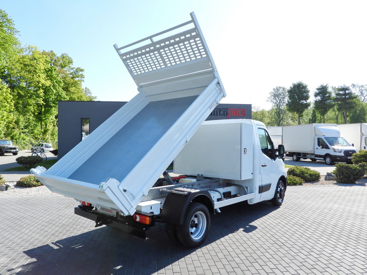 RENAULT MASTER TIPPER CRUISE CONTROL TWIN WHEELS AIR CONDITIONING 145HP - Dodávka sklápěč: obrázek 3 RENAULT MASTER TIPPER CRUISE CONTROL TWIN WHEELS AIR CONDITIONING 145HP - Dodávka sklápěč: obrázek 3