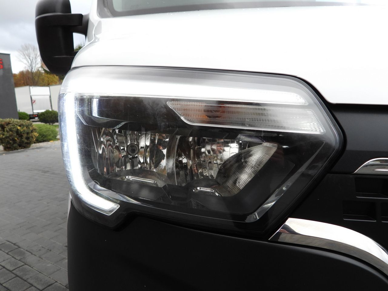 Dodávka sklápěč RENAULT MASTER TIPPER DOUBLE CABIN DOKA 7 SEATS CRUISE CONTROL NAVIGATION LED LIGHTS AIR CONDITIONING  145HP: obrázek 19 Dodávka sklápěč RENAULT MASTER TIPPER DOUBLE CABIN DOKA 7 SEATS CRUISE CONTROL NAVIGATION LED LIGHTS AIR CONDITIONING  145HP: obrázek 19