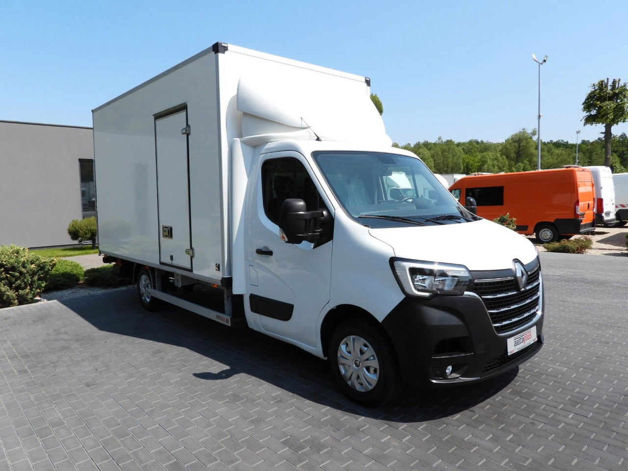 Renault MASTER KOFFER AUFZUG 8 PALETTEN TEMPOMAT LED - Dodávka skřín: obrázek 4 Renault MASTER KOFFER AUFZUG 8 PALETTEN TEMPOMAT LED - Dodávka skřín: obrázek 4