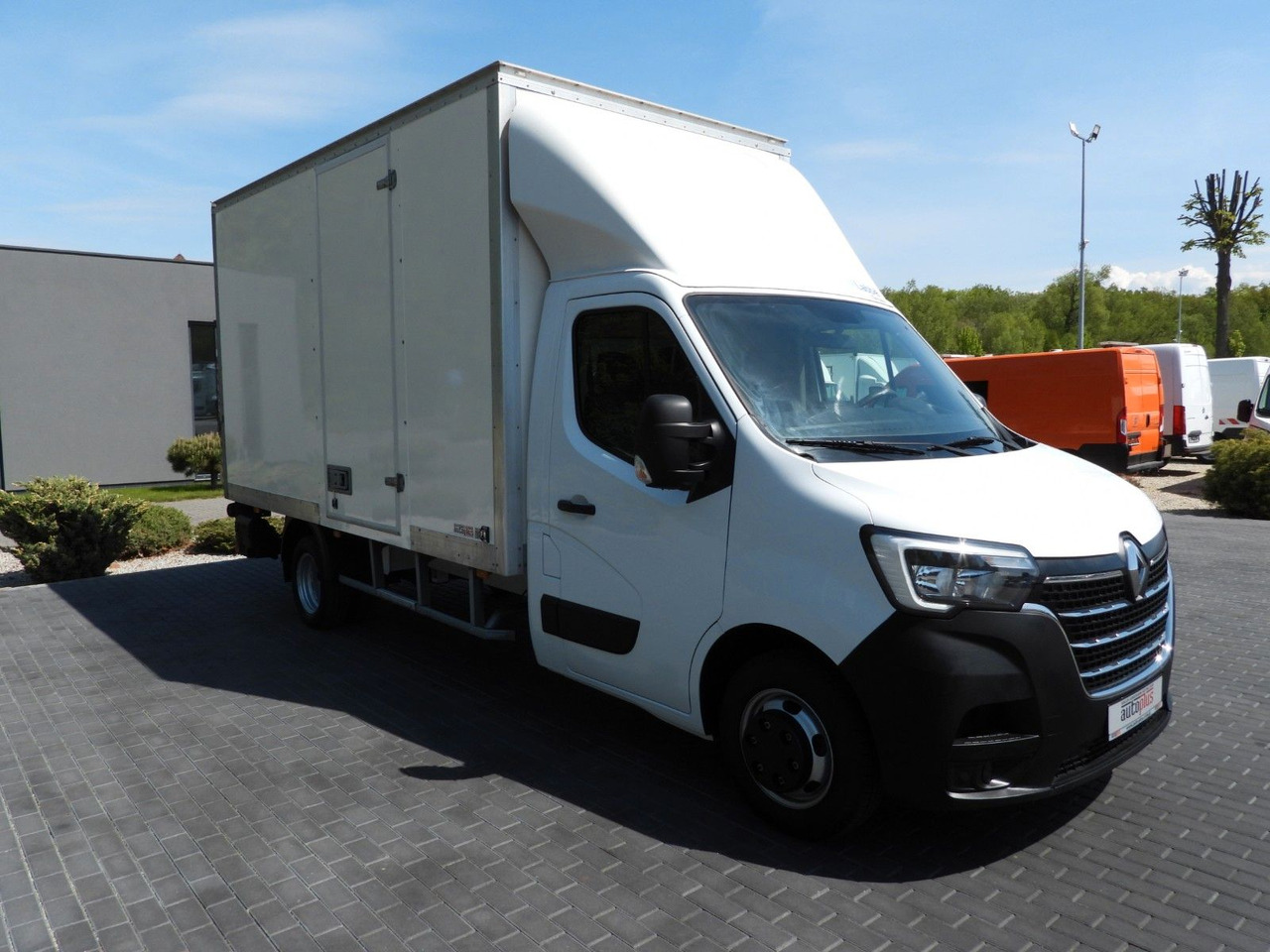 Renault MASTER KOFFER AUFZUG 8 PALETTEN TEMPOMAT NAVI - Dodávka skřín: obrázek 4 Renault MASTER KOFFER AUFZUG 8 PALETTEN TEMPOMAT NAVI - Dodávka skřín: obrázek 4