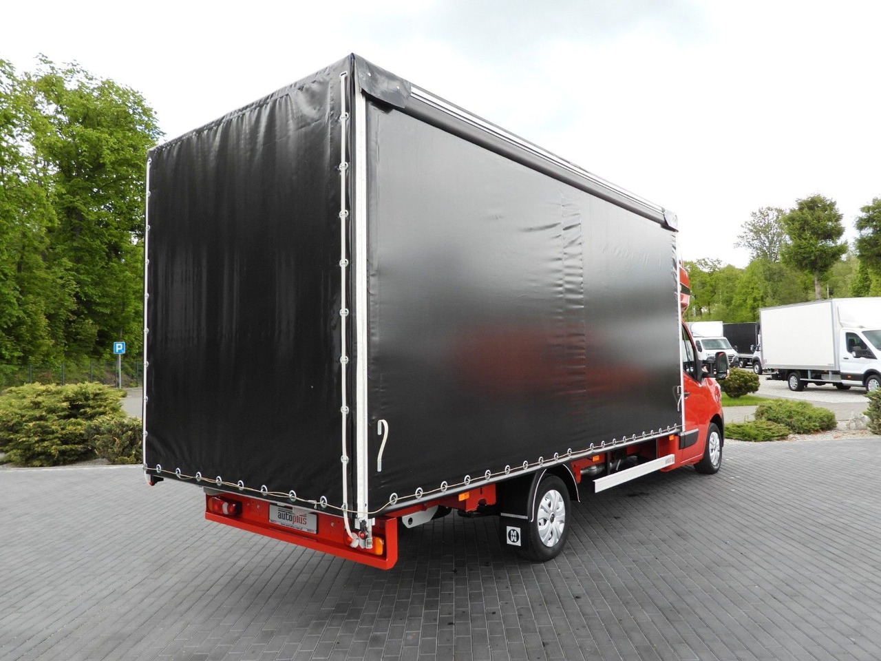 Renault MASTER PRITSCHE PLANE 10 PALETTEN WEBASTO A/C - Plachtová dodávka: obrázek 3 Renault MASTER PRITSCHE PLANE 10 PALETTEN WEBASTO A/C - Plachtová dodávka: obrázek 3