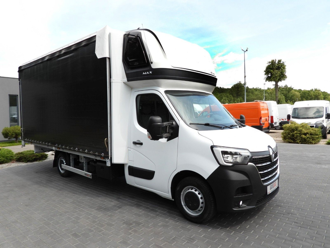 Renault MASTER PRITSCHE PLANE 12 PALETTEN WEBASTO A/C - Plachtová dodávka: obrázek 4 Renault MASTER PRITSCHE PLANE 12 PALETTEN WEBASTO A/C - Plachtová dodávka: obrázek 4