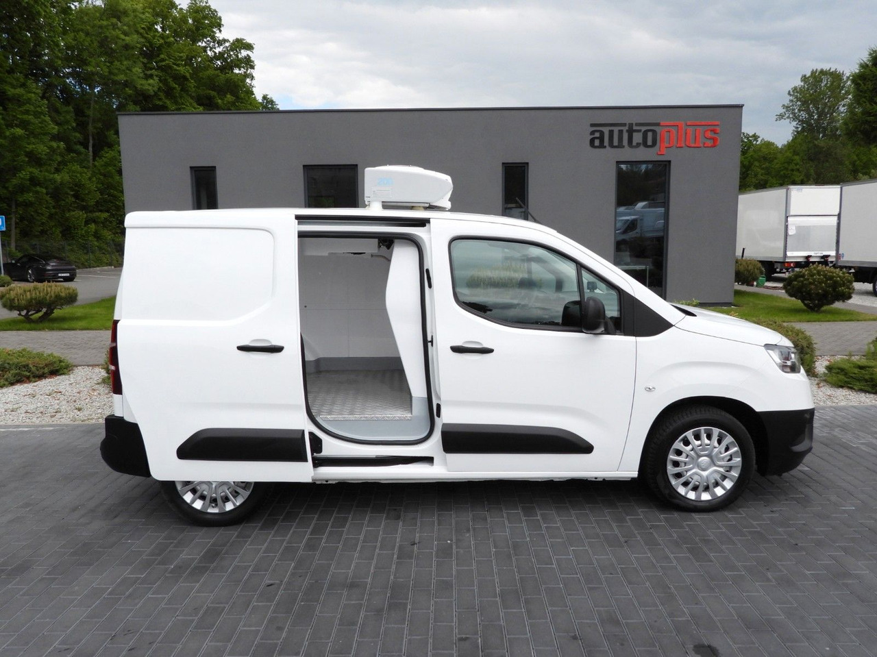 Toyota PROACE CITY KÜHLKASTENWAGEN -15*C  TEMPOMAT A/C leasing Toyota PROACE CITY KÜHLKASTENWAGEN -15*C  TEMPOMAT A/C: obrázek 8