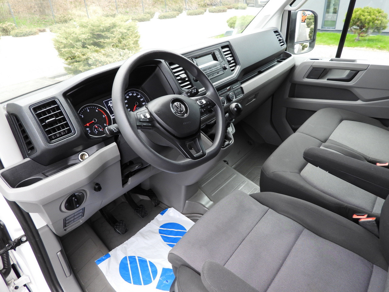 VOLKSWAGEN CRAFTER TARPAULIN 10 PALLETS WEBASTO CRUISE CONTROL LED LIGHTS 180HP - Plachtová dodávka: obrázek 2 VOLKSWAGEN CRAFTER TARPAULIN 10 PALLETS WEBASTO CRUISE CONTROL LED LIGHTS 180HP - Plachtová dodávka: obrázek 2