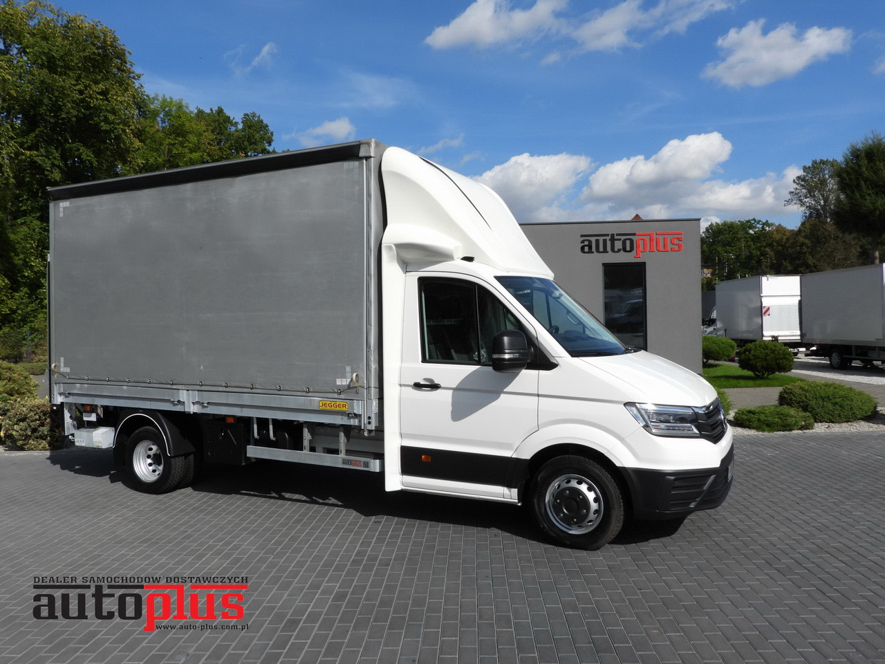 VOLKSWAGEN CRAFTER TARPAULIN LIFT 8 PALLETS CRUISE CONTROL LED LIGHTS TWIN WHEELS AIR CONDITIONING 180HP - Plachtová dodávka: obrázek 1 VOLKSWAGEN CRAFTER TARPAULIN LIFT 8 PALLETS CRUISE CONTROL LED LIGHTS TWIN WHEELS AIR CONDITIONING 180HP - Plachtová dodávka: obrázek 1