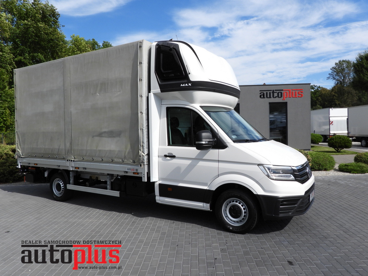 VOLKSWAGEN CRAFTER TARPAULIN LIFT 8 PALLETS WEBASTO CRUISE CONTROL LED LIGHTS AIR CONDITIONING 180HP - Plachtová dodávka: obrázek 1 VOLKSWAGEN CRAFTER TARPAULIN LIFT 8 PALLETS WEBASTO CRUISE CONTROL LED LIGHTS AIR CONDITIONING 180HP - Plachtová dodávka: obrázek 1
