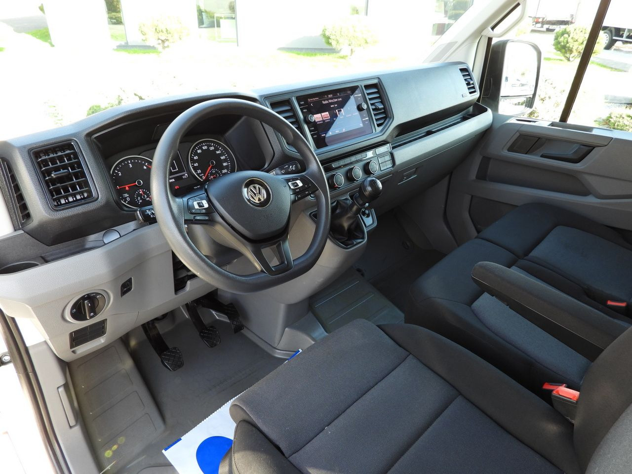 VOLKSWAGEN CRAFTER TIPPER CRUISE CONTROL NAVIGATION TWIN WHEELS AIR CONDITIONING 180HP - Dodávka sklápěč: obrázek 2 VOLKSWAGEN CRAFTER TIPPER CRUISE CONTROL NAVIGATION TWIN WHEELS AIR CONDITIONING 180HP - Dodávka sklápěč: obrázek 2