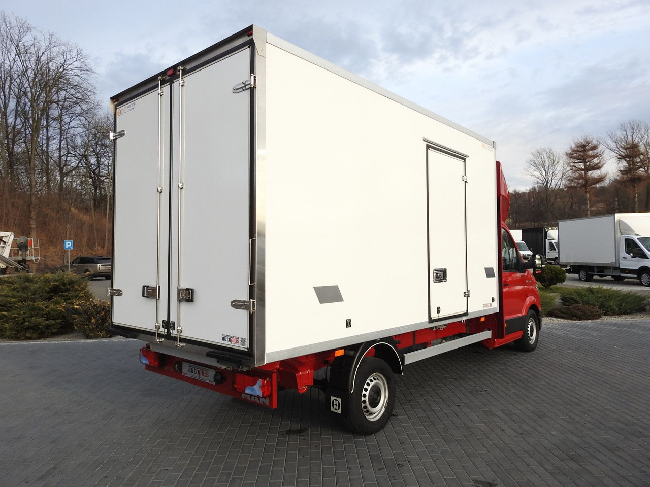 Volkswagen CRAFTER KÜHLKOFFER -5*C 8 PALETEN HEIZFUNKTION - Chladící dodávka: obrázek 3 Volkswagen CRAFTER KÜHLKOFFER -5*C 8 PALETEN HEIZFUNKTION - Chladící dodávka: obrázek 3