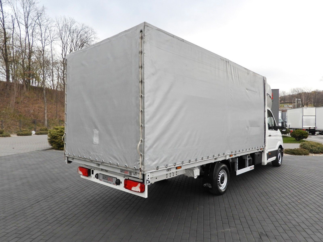 Volkswagen CRAFTER PRITSCHE PLANE 10 PALETTEN WEBASTO - Plachtová dodávka: obrázek 3 Volkswagen CRAFTER PRITSCHE PLANE 10 PALETTEN WEBASTO - Plachtová dodávka: obrázek 3
