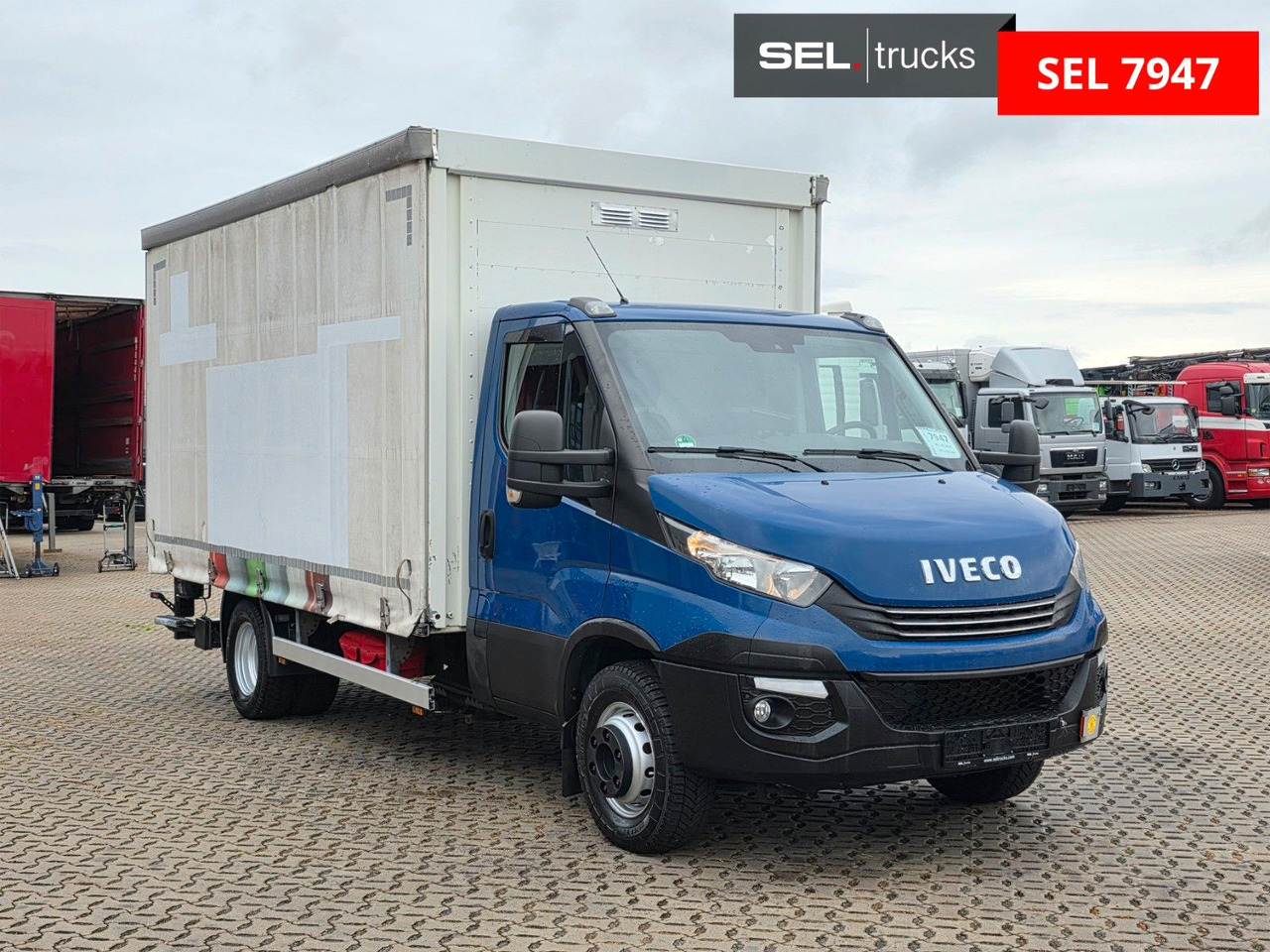Iveco Daily 70C18 Hi-Matic / Ladebordwand / 3 Sitzen - Plachtová dodávka: obrázek 3 Iveco Daily 70C18 Hi-Matic / Ladebordwand / 3 Sitzen - Plachtová dodávka: obrázek 3