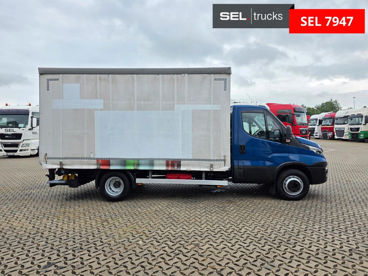 Iveco Daily 70C18 Hi-Matic / Ladebordwand / 3 Sitzen - Plachtová dodávka: obrázek 4 Iveco Daily 70C18 Hi-Matic / Ladebordwand / 3 Sitzen - Plachtová dodávka: obrázek 4