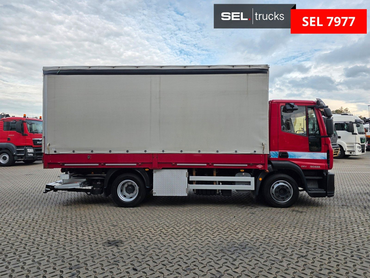 Iveco Eurocargo 120E28 / Ladebordwand / Aluklappen - Plachtový nákladní auto: obrázek 4 Iveco Eurocargo 120E28 / Ladebordwand / Aluklappen - Plachtový nákladní auto: obrázek 4