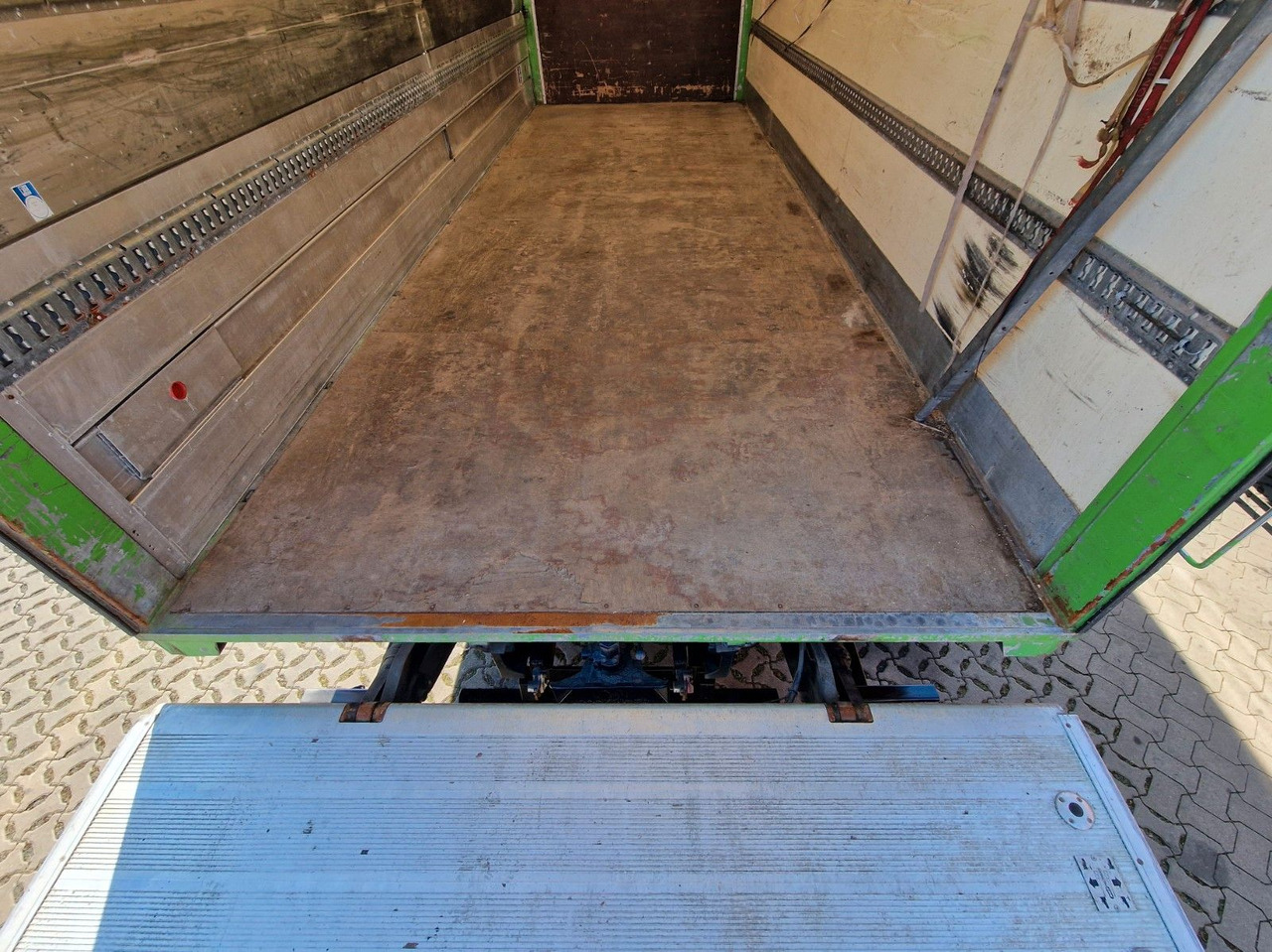 Skříňový nákladní auto Iveco Stralis 360 / Ladebordwand: obrázek 12