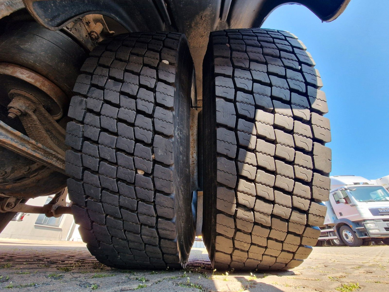 Skříňový nákladní auto Iveco Stralis 360 / Ladebordwand: obrázek 29