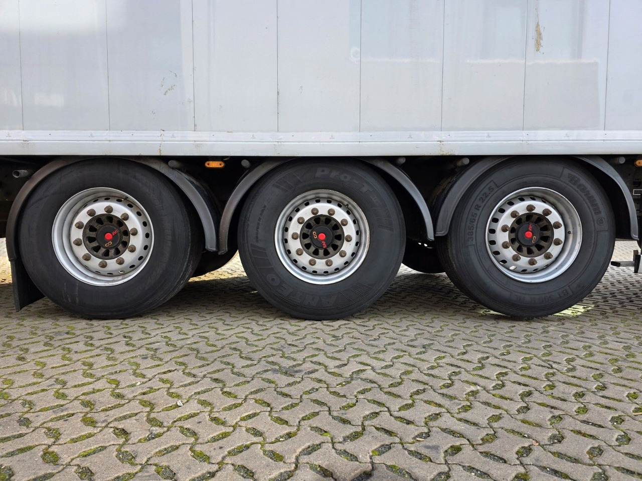 S posuvnou podlahou návěs Knapen K100 / Liftachse: obrázek 38 S posuvnou podlahou návěs Knapen K100 / Liftachse: obrázek 38