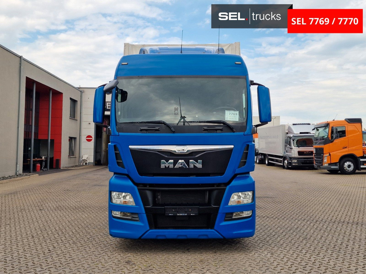 MAN TGX 18.440 4X2 LL-U/ Intarder/ Hubdach/Durchlade - Plachtový nákladní auto: obrázek 2 MAN TGX 18.440 4X2 LL-U/ Intarder/ Hubdach/Durchlade - Plachtový nákladní auto: obrázek 2