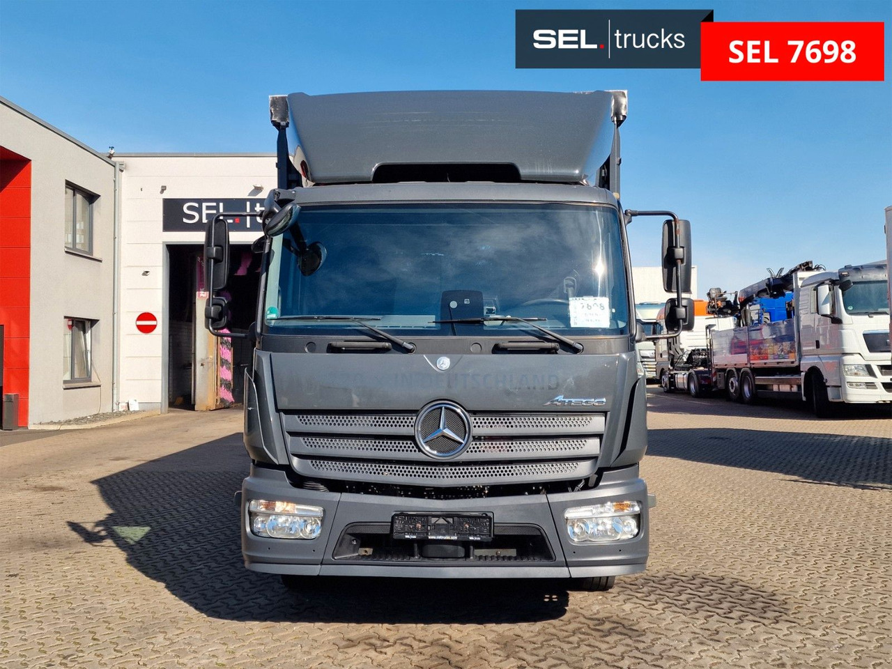 Mercedes-Benz Atego 1221 / Ladebordwand - Plachtový nákladní auto: obrázek 2 Mercedes-Benz Atego 1221 / Ladebordwand - Plachtový nákladní auto: obrázek 2