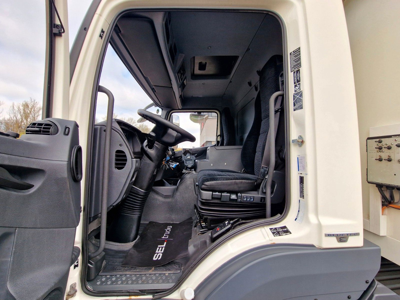 Chladírenský nákladní automobil Mercedes-Benz Atego 1530 / Ladebordwand / Frigoblock FK25L: obrázek 16