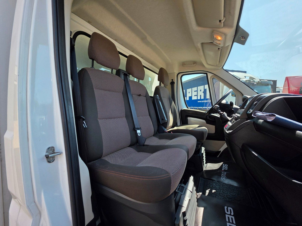 Dodávka skřín Peugeot Boxer / Ladebordwand / Klimaanlage /  3 Sitzen: obrázek 24