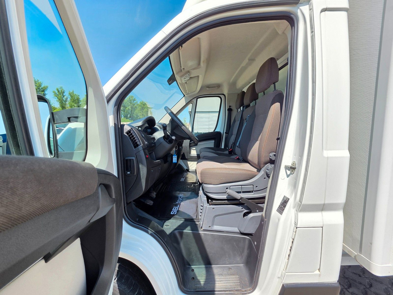 Dodávka skřín Peugeot Boxer / Ladebordwand / Klimaanlage /  3 Sitzen: obrázek 21