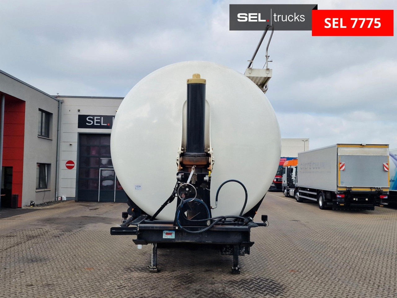 Spitzer SKS 27 / Kippsilo / 53.000 l / Liftachse - Silo cisterna: obrázek 2 Spitzer SKS 27 / Kippsilo / 53.000 l / Liftachse - Silo cisterna: obrázek 2