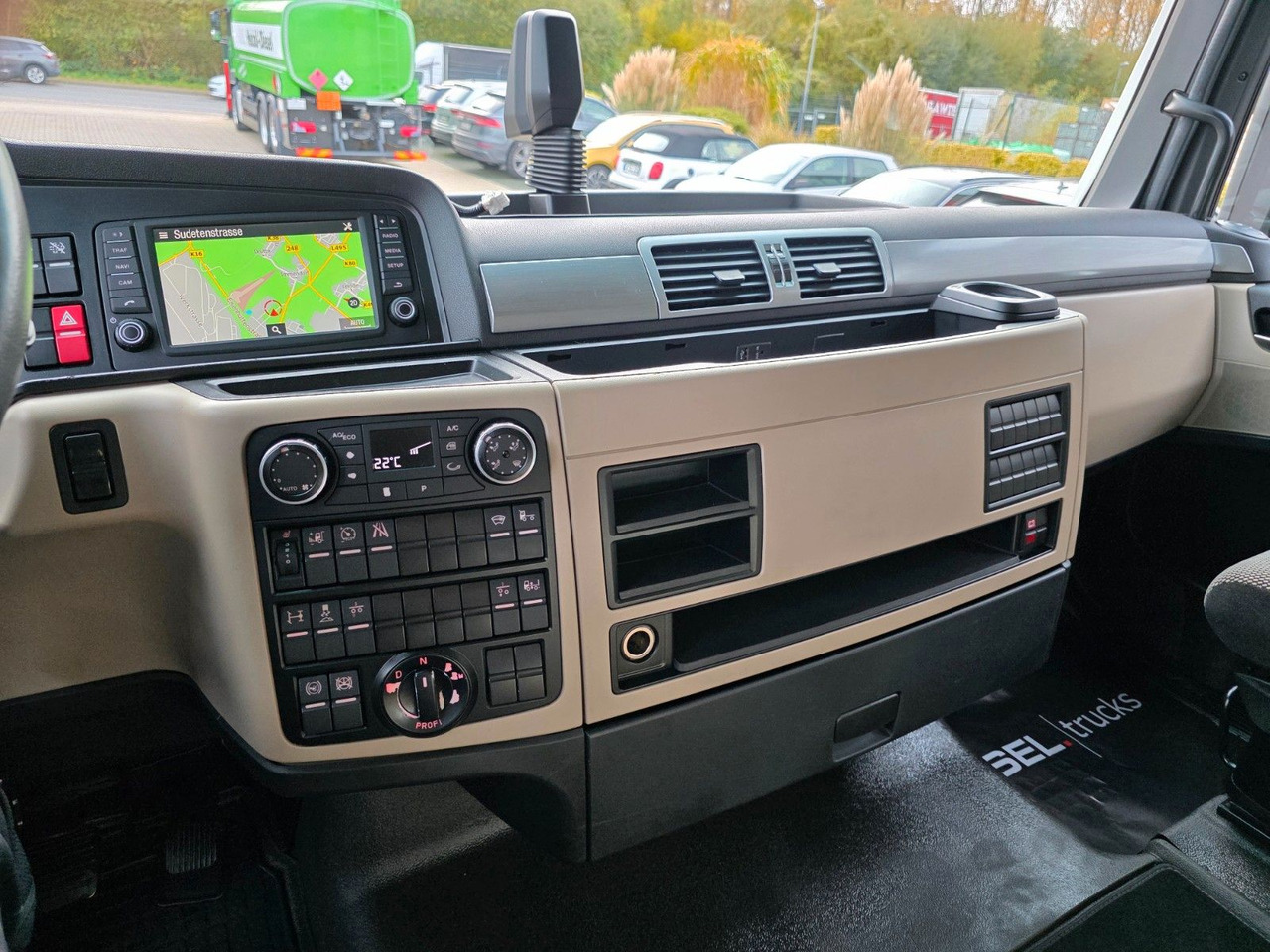 Tahač MAN TGX 18.460 4X2 LLS-U / Retarder / 2 Tanks: obrázek 43 Tahač MAN TGX 18.460 4X2 LLS-U / Retarder / 2 Tanks: obrázek 43