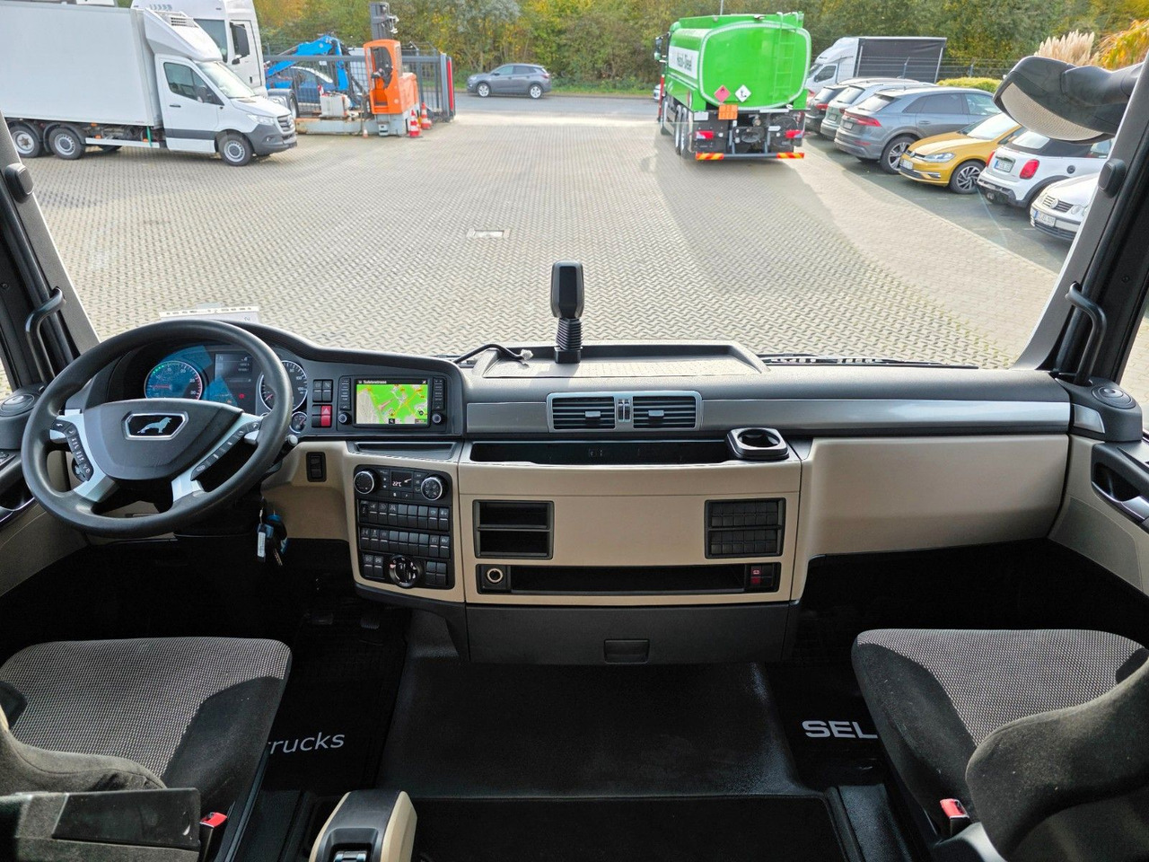 Tahač MAN TGX 18.460 4X2 LLS-U / Retarder / 2 Tanks: obrázek 37 Tahač MAN TGX 18.460 4X2 LLS-U / Retarder / 2 Tanks: obrázek 37