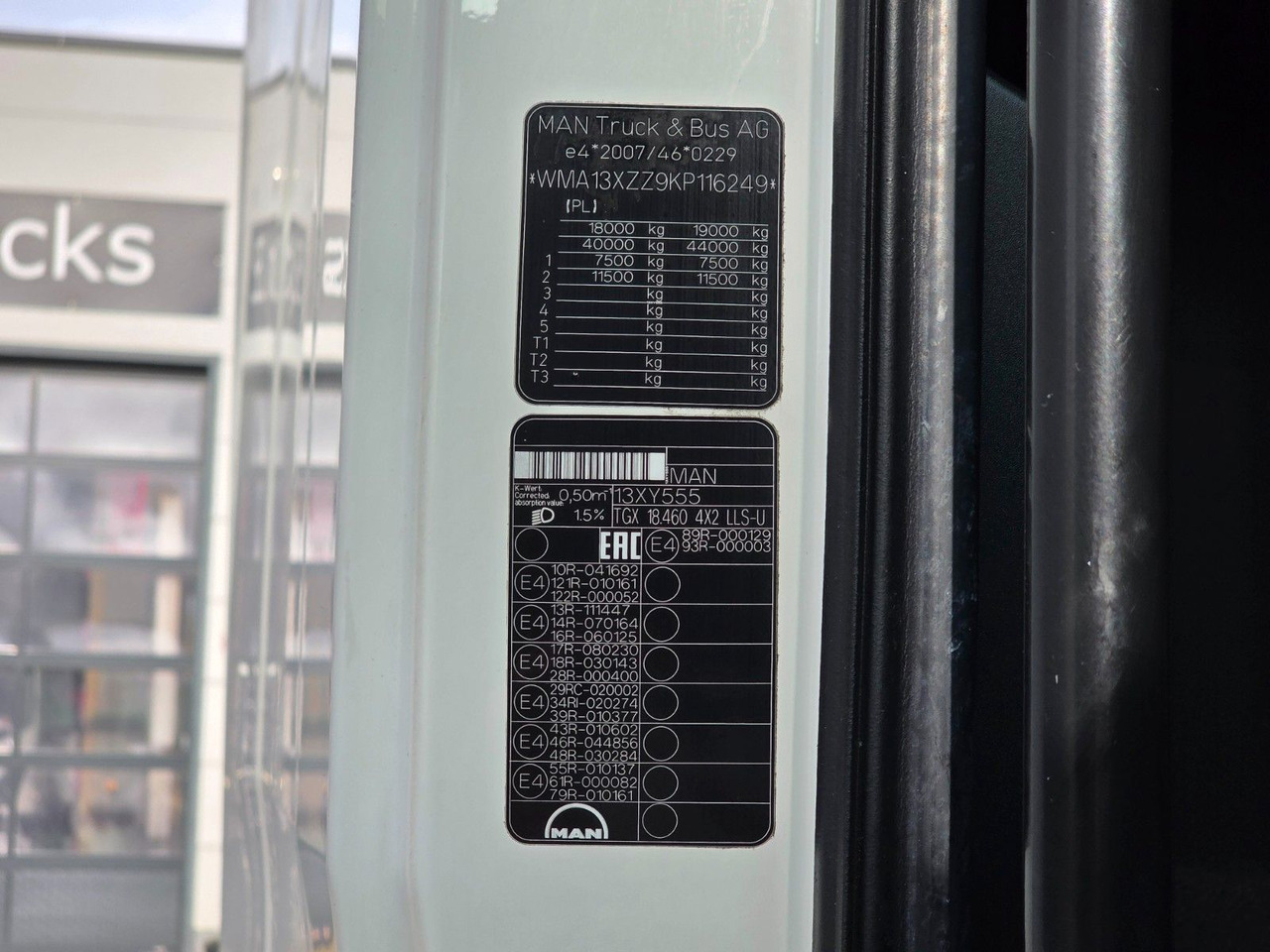 Tahač MAN TGX 18.460 4X2 LLS-U / Retarder / 2 Tanks: obrázek 25 Tahač MAN TGX 18.460 4X2 LLS-U / Retarder / 2 Tanks: obrázek 25