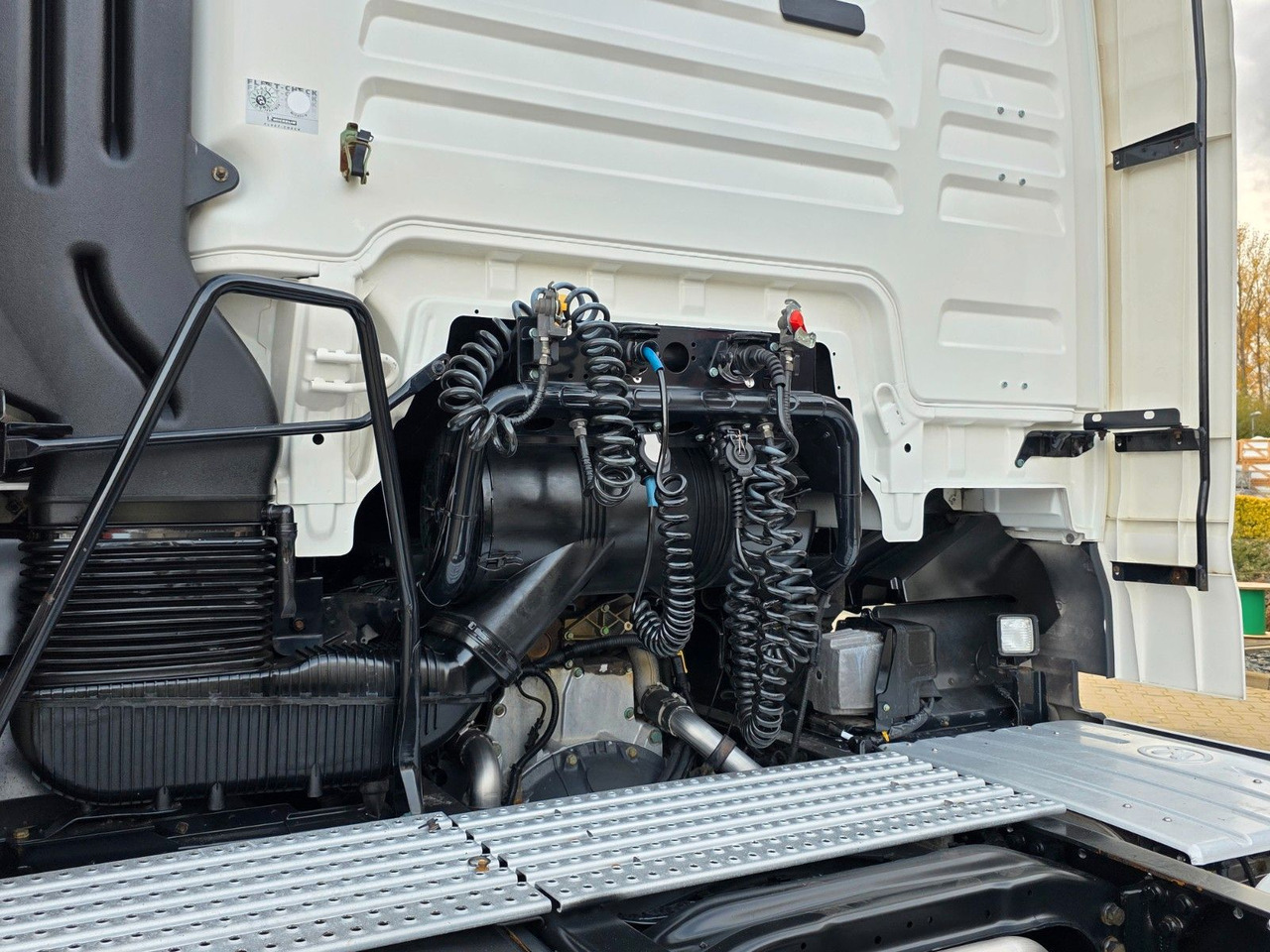 Tahač MAN TGX 18.460 4X2 LLS-U / Retarder / 2 Tanks: obrázek 14 Tahač MAN TGX 18.460 4X2 LLS-U / Retarder / 2 Tanks: obrázek 14