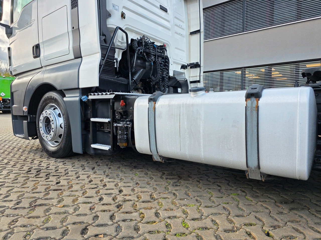 Tahač MAN TGX 18.460 4X2 LLS-U / Retarder / 2 Tanks: obrázek 13 Tahač MAN TGX 18.460 4X2 LLS-U / Retarder / 2 Tanks: obrázek 13