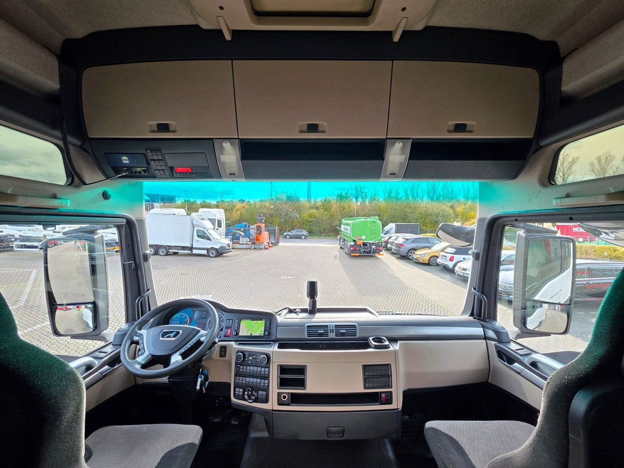 Tahač MAN TGX 18.460 4X2 LLS-U / Retarder / 2 Tanks: obrázek 33 Tahač MAN TGX 18.460 4X2 LLS-U / Retarder / 2 Tanks: obrázek 33