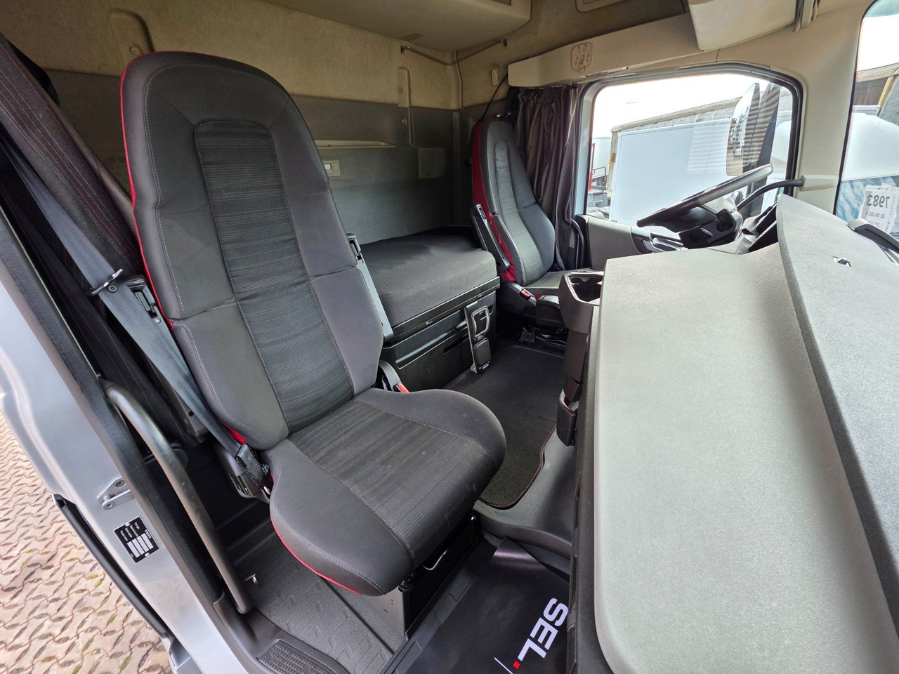 Tahač Volvo FH 460 / Alu-Felgen / Standklimaanlage: obrázek 18