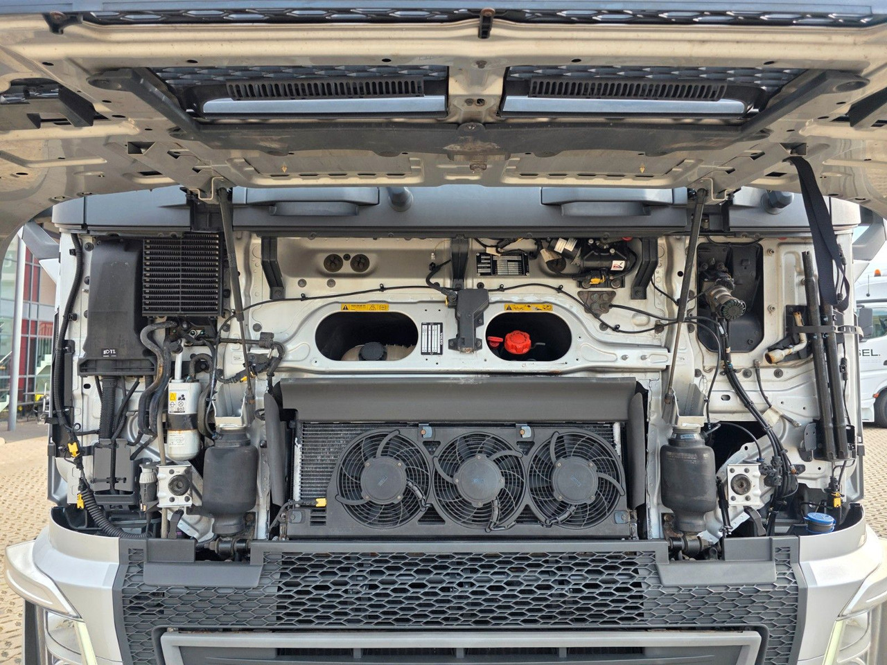 Tahač Volvo FH 460 / Alu-Felgen / Standklimaanlage: obrázek 13
