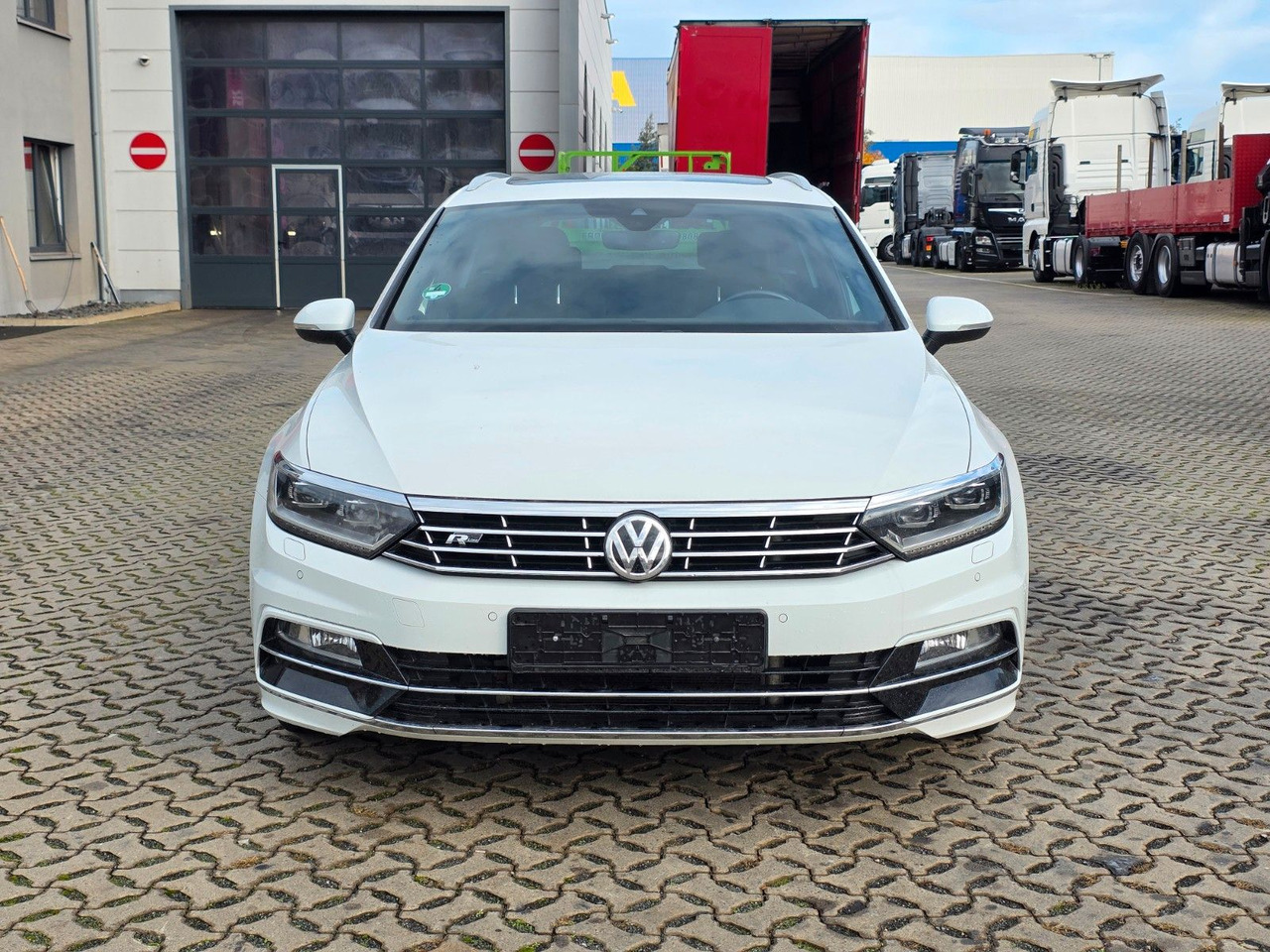 Volkswagen Passat Variant Highline BMT/Start-Stopp - Kombi: obrázek 2 Volkswagen Passat Variant Highline BMT/Start-Stopp - Kombi: obrázek 2