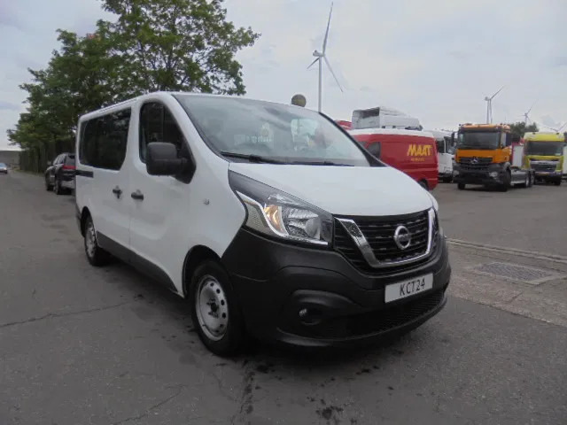 Nissan NV 300 - Autobus: obrázek 3 Nissan NV 300 - Autobus: obrázek 3