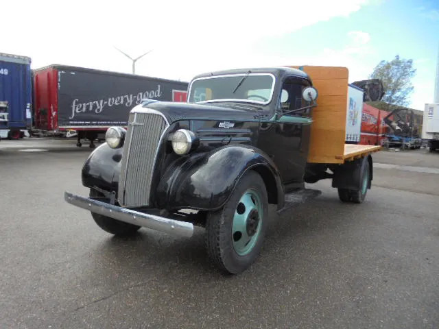 Chevrolet 1 1/2 TON FLATBED - Nákladní automobil valníkový/ Plošinový: obrázek 1 Chevrolet 1 1/2 TON FLATBED - Nákladní automobil valníkový/ Plošinový: obrázek 1