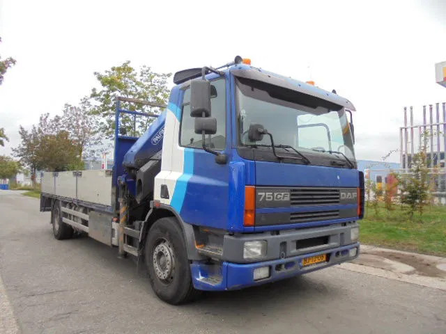 DAF 75.270 4X2 NL TRUCK - Auto s hydraulickou rukou: obrázek 4 DAF 75.270 4X2 NL TRUCK - Auto s hydraulickou rukou: obrázek 4