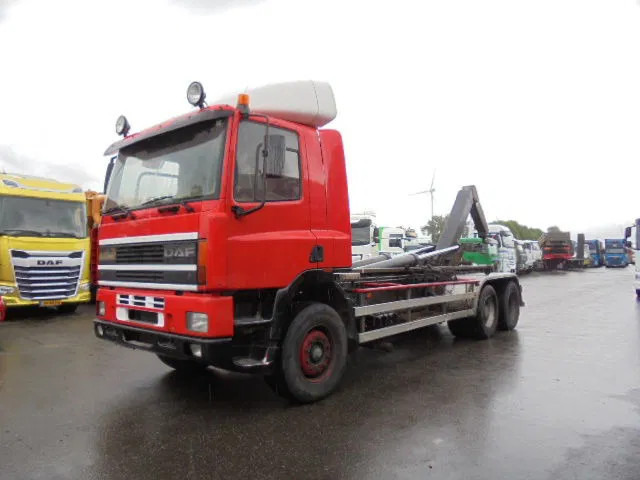 DAF 85.400 85-400 ATI 6X2 BLADGEVEERD - Hákový nosič kontejnerů: obrázek 1 DAF 85.400 85-400 ATI 6X2 BLADGEVEERD - Hákový nosič kontejnerů: obrázek 1