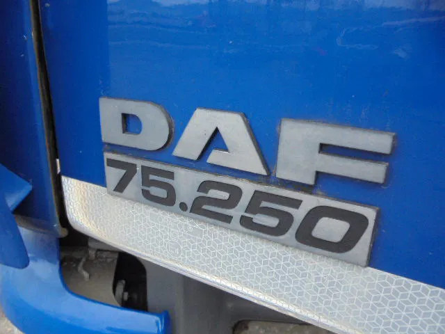 Podvozek s kabinou DAF CF 75.250 6X2: obrázek 8