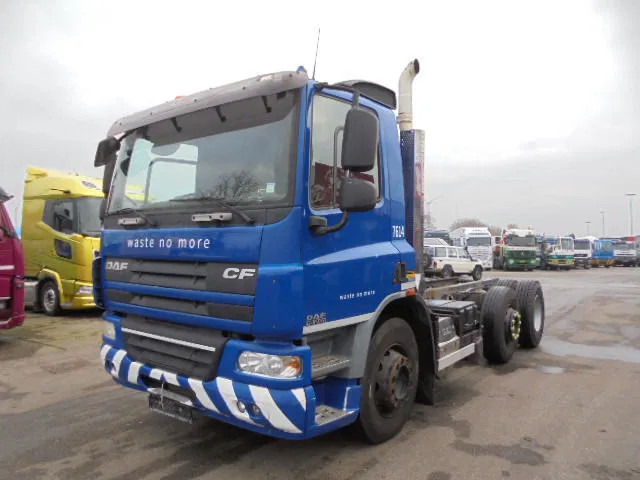 DAF CF 75.250 6X2 - Podvozek s kabinou: obrázek 1 DAF CF 75.250 6X2 - Podvozek s kabinou: obrázek 1