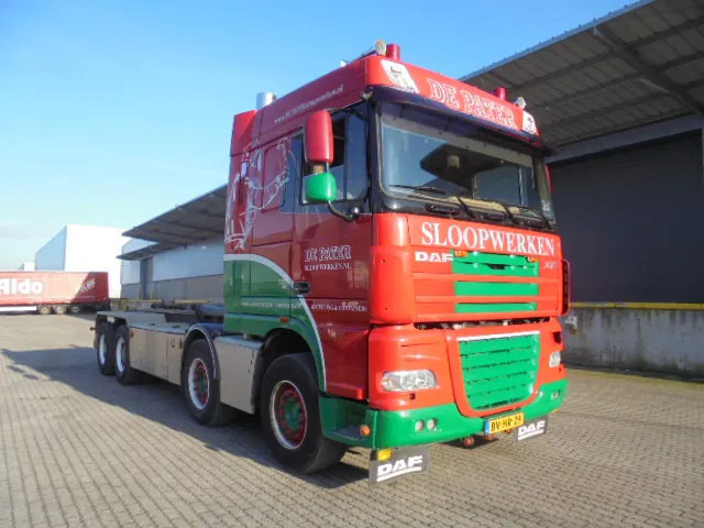 DAF XF 105 410 FAD 8X4 STEEL SUSPENSION - Hákový nosič kontejnerů: obrázek 2 DAF XF 105 410 FAD 8X4 STEEL SUSPENSION - Hákový nosič kontejnerů: obrázek 2