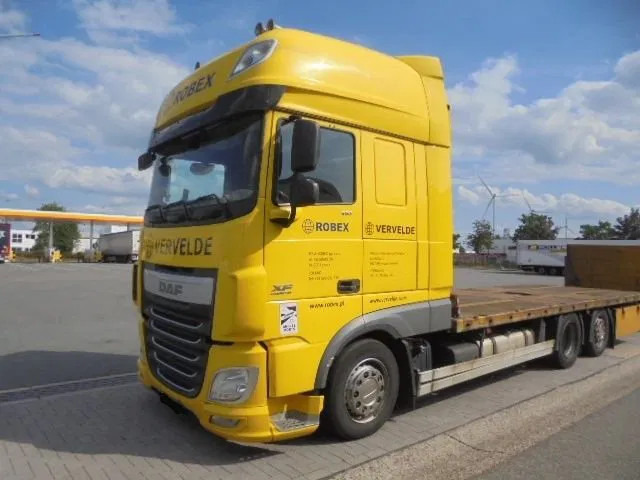 DAF XF 510 FAR 6X2 - Nákladní automobil valníkový/ Plošinový: obrázek 1 DAF XF 510 FAR 6X2 - Nákladní automobil valníkový/ Plošinový: obrázek 1