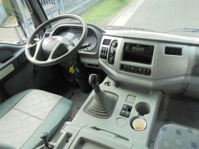 Interior photo 1: Diversen FOTON DAIMLER TX 3234 6X4 FOTON DAIMLER TX 3234 6X4 leasing Diversen FOTON DAIMLER TX 3234 6X4 FOTON DAIMLER TX 3234 6X4