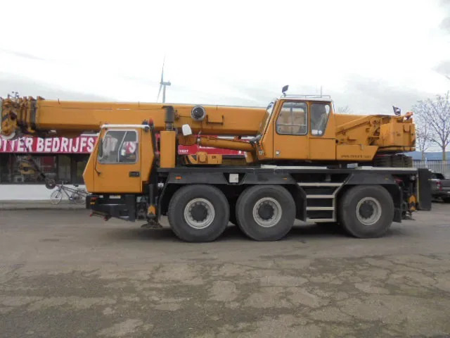 Univerzální autojeřáb Grove GMK 3050 6X6X6: obrázek 12