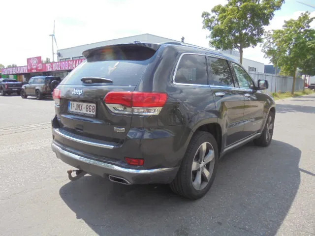 Jeep Grand Cherokee 4X4 SUMMIT EDITION 3.0 LTR V6 - SUV: obrázek 5 Jeep Grand Cherokee 4X4 SUMMIT EDITION 3.0 LTR V6 - SUV: obrázek 5
