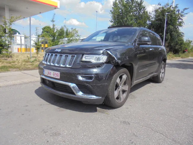 Jeep Grand Cherokee 4X4 SUMMIT EDITION 3.0 LTR V6 - SUV: obrázek 1 Jeep Grand Cherokee 4X4 SUMMIT EDITION 3.0 LTR V6 - SUV: obrázek 1